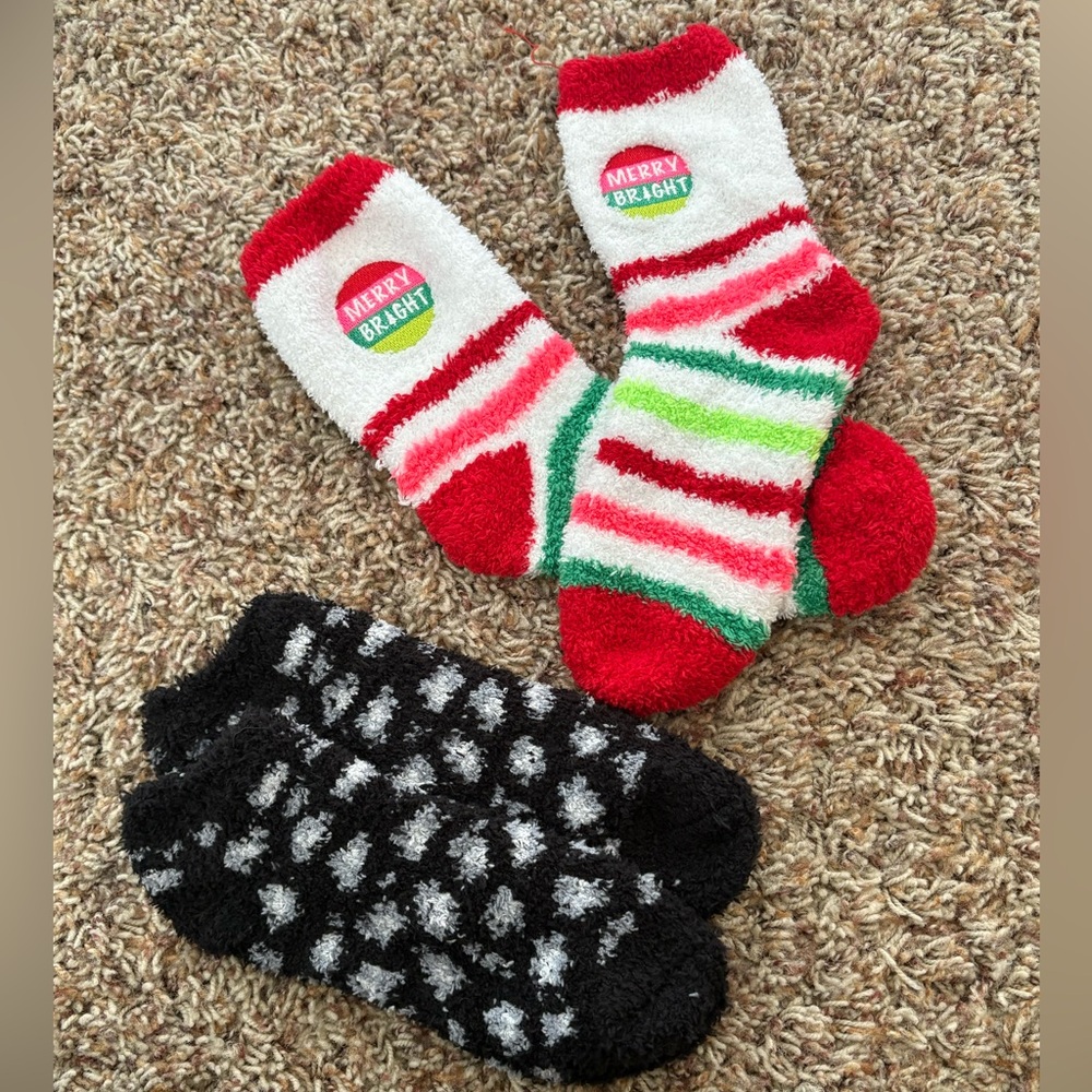 🔴 10/$10! Two Pairs Fuzzy Socks